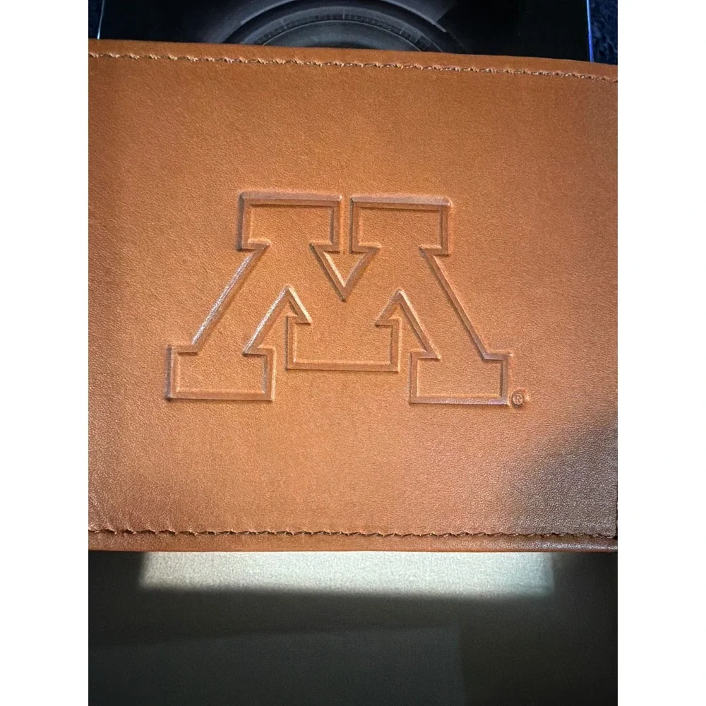 Rico Industries Minnesota Golden Gophers Mens Tan Leather Bifold Wallet in Tin